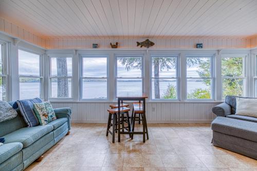 White Lobster Cottage - image 4