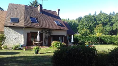 a l'oree du bois in Bois-Jerome-Saint-Ouen