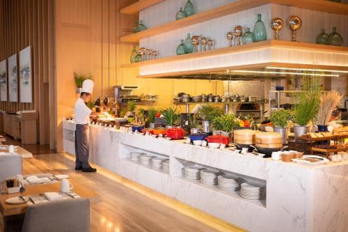 Food and beverages, Avani+ Riverside Bangkok Hotel in Bangkok Riverside