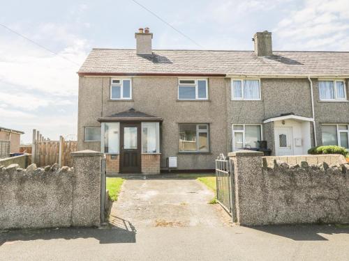 7 Maes Llewelyn, , North Wales