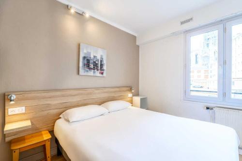 1 double bed, 1 twin bed