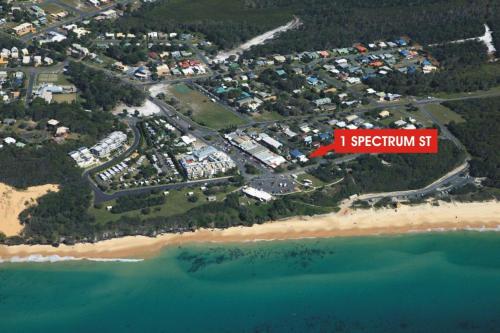 1 Spectrum Street, Rainbow Beach- Close to shops and main beach