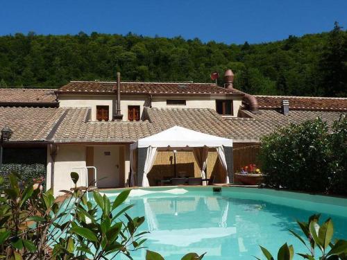  Exquisite Holiday Home in Pistoia with Swimming Pool in Pistoia