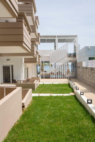 Mare Boutique - image 13