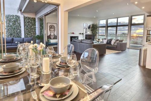Shoreditch Skylounge - Huge Luxury 2 Bed Penthouse With Patio & Views, Hoxton, London