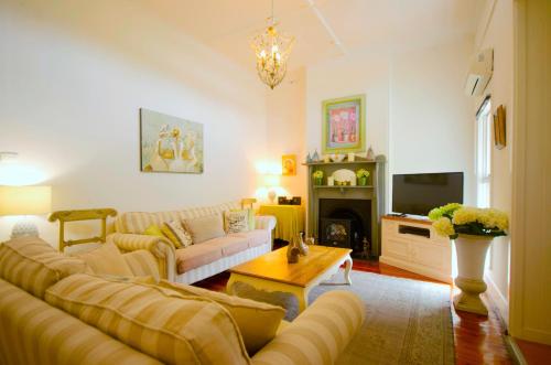 

Westbury Cottage B & B