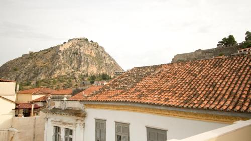 Castellano Hotel & Suites - image 6