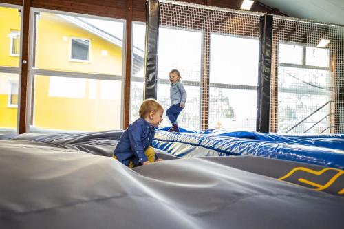 Basekamp Mountain Budget Hotel - image 13