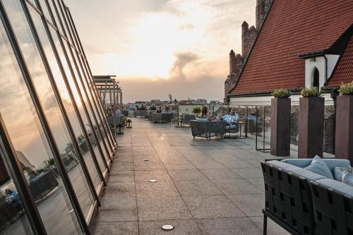 225014845 Hotel Monopol