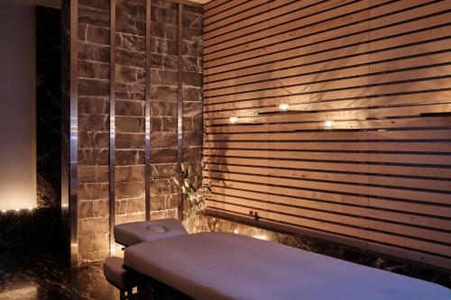 225014931 Hotel Monopol