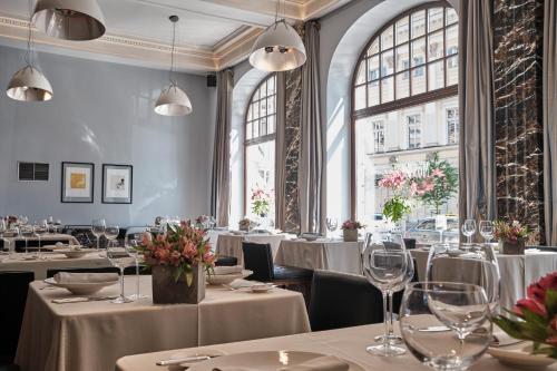 225014957 Hotel Monopol