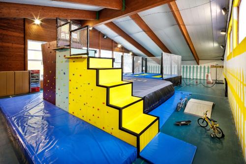 Basekamp Mountain Budget Hotel - main image