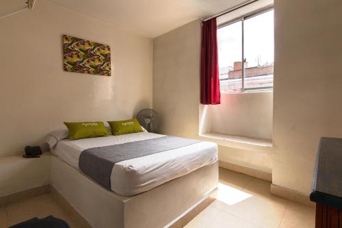 Hotel Conquistadores - Photo 2