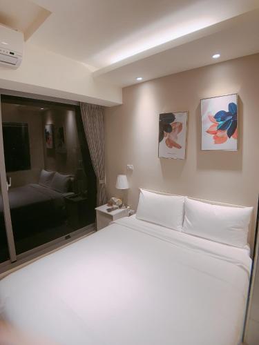 In Fengchia – Taichung, KY