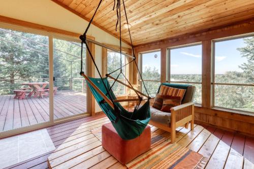 Hilltop View House - main image