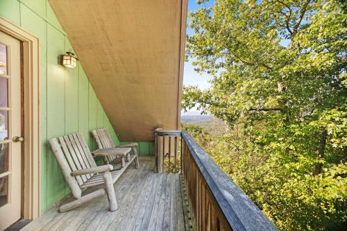 2 Bed 2 Bath Vacation home in Whittier VII - image 9