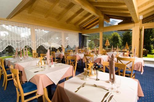 餐廳, Hotel Etoile & Alpenperle Residences in 薩斯菲