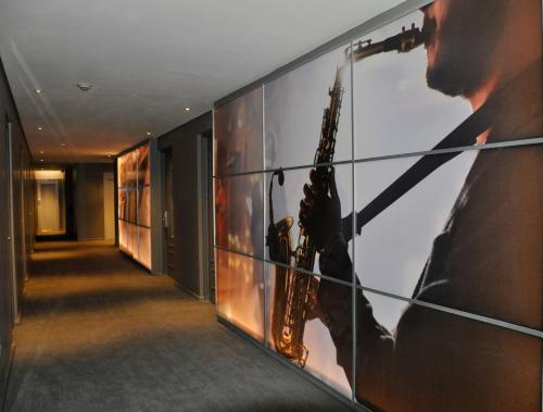 Broadway Hotel & Suites