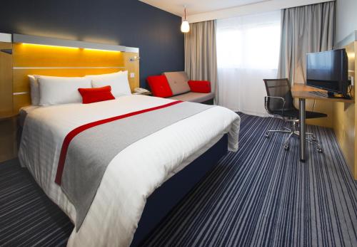 Holiday Inn Express London - Epsom Downs an IHG Hotel