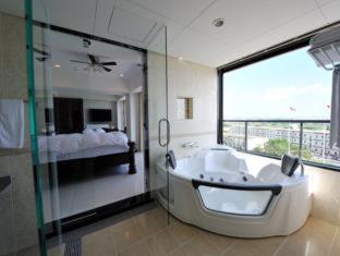 Royal Hotel in Yomitan