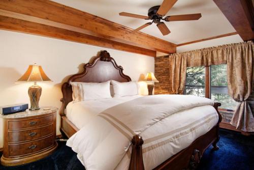 Chateau Eau Claire Unit 11 - image 3
