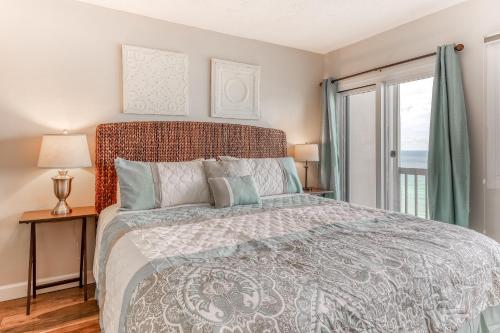 Pinnacle Port Condos