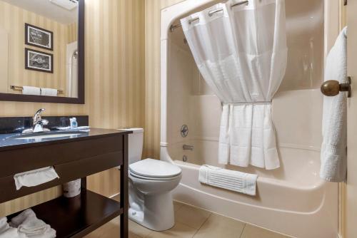 Comfort Inn St Thomas Room Type - Queen Room with Two Queen Beds (2nd Floor)