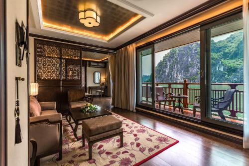 Heritage Line Ylang Cruise - Ha Long and Lan Ha Bay