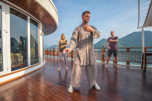 Heritage Line Ylang Cruise - Ha Long and Lan Ha Bay - 액티비티
