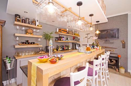 Pub/Lounge, Lodge on Main Guest House in Port Elizabeth