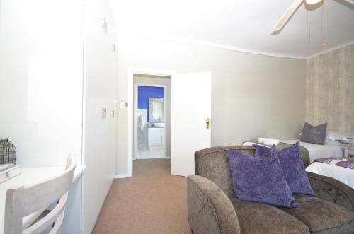 Lodge on Main Guest House and Conference Centre Room Type - Luxury Triple Room 4