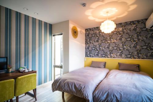 2 twin beds