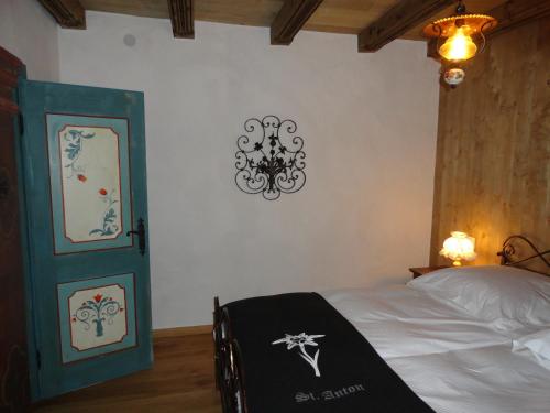 2 bedrooms, 3 beds