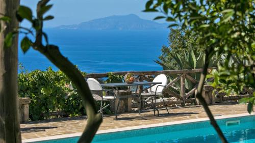  Amore Rentals - Villa Amiela in SantʼAgata sui Due Golfi