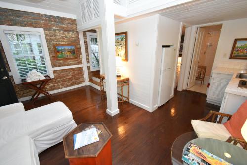 Simonton Court Historic Inn & Cottages - image 4