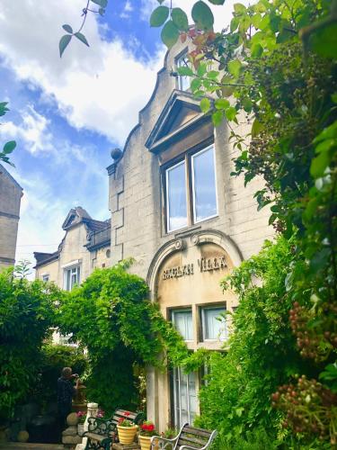 Lauras Townhouse Apartments Balloon Watchers Retreat, Bath (photo 3)