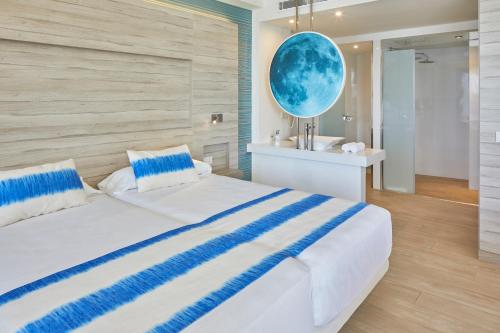 Sol Bahía Ibiza Suites - image 12