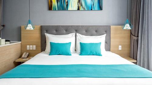 room detail thumbnail 2