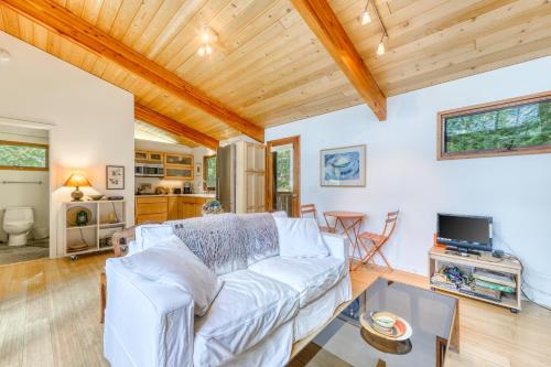Lily Pond Bungalow - image 4