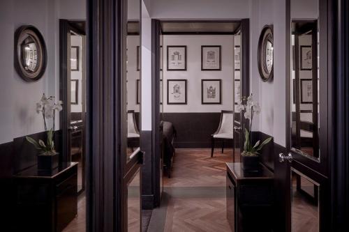 225153848 Blakes Hotel