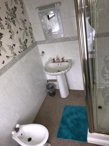 Redwood Lodge - image 12