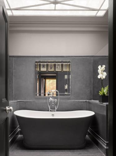 225155481 Blakes Hotel