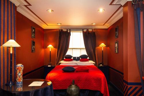 225155482 Blakes Hotel