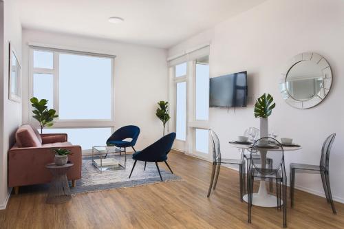 Glendale Designer Luxury - image 5