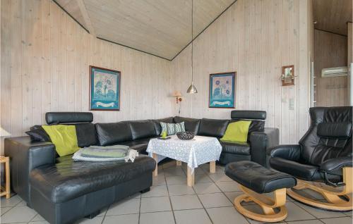 2 Bedroom Stunning Home In Hadsund in Odde
