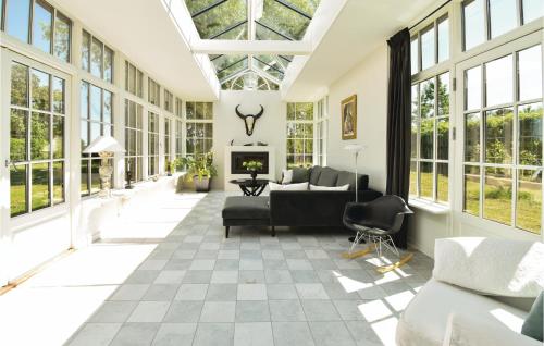  Seven-Bedroom Holiday Home In Orbak in Ørbæk