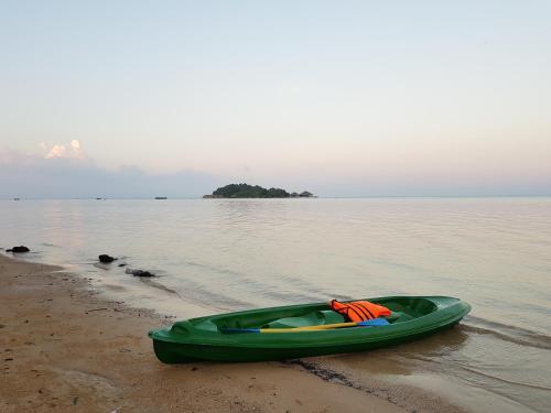 Naroth Beach Bungalow