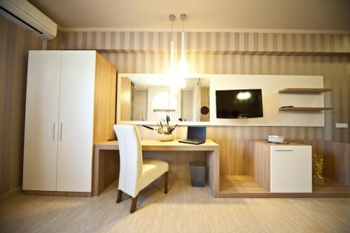 Hotel Confort - image 9