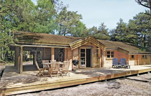  Cozy Home In Nexø With Kitchen in Snogebæk