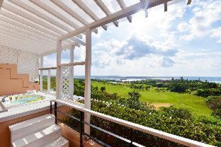 시기랴 베이사이드 스위트룸 알라만다  (Shigira Bayside Suite Allamanda) in 시기라 해변